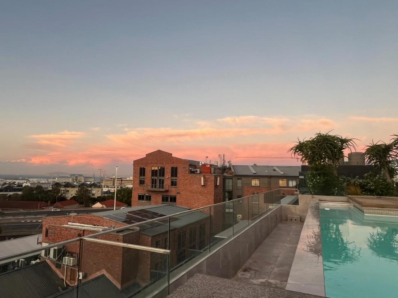 Modern Apartment In The Docklands, De Waterkant, Cape Town Stunning Views, Gorgeous Pool Deck Екстер'єр фото